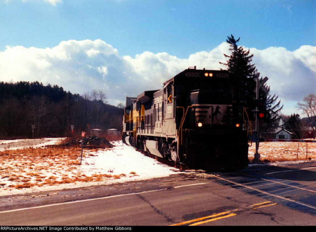 NYS&W train 555